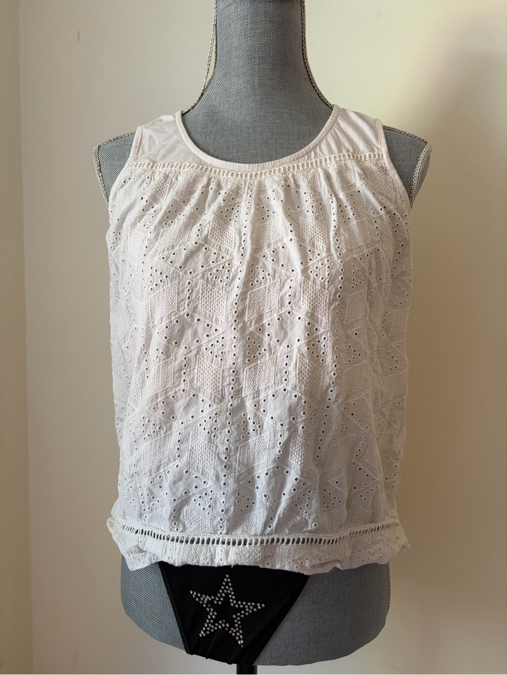 Adventura White Cotton Eyelet Lace Sleeveless Tank Top